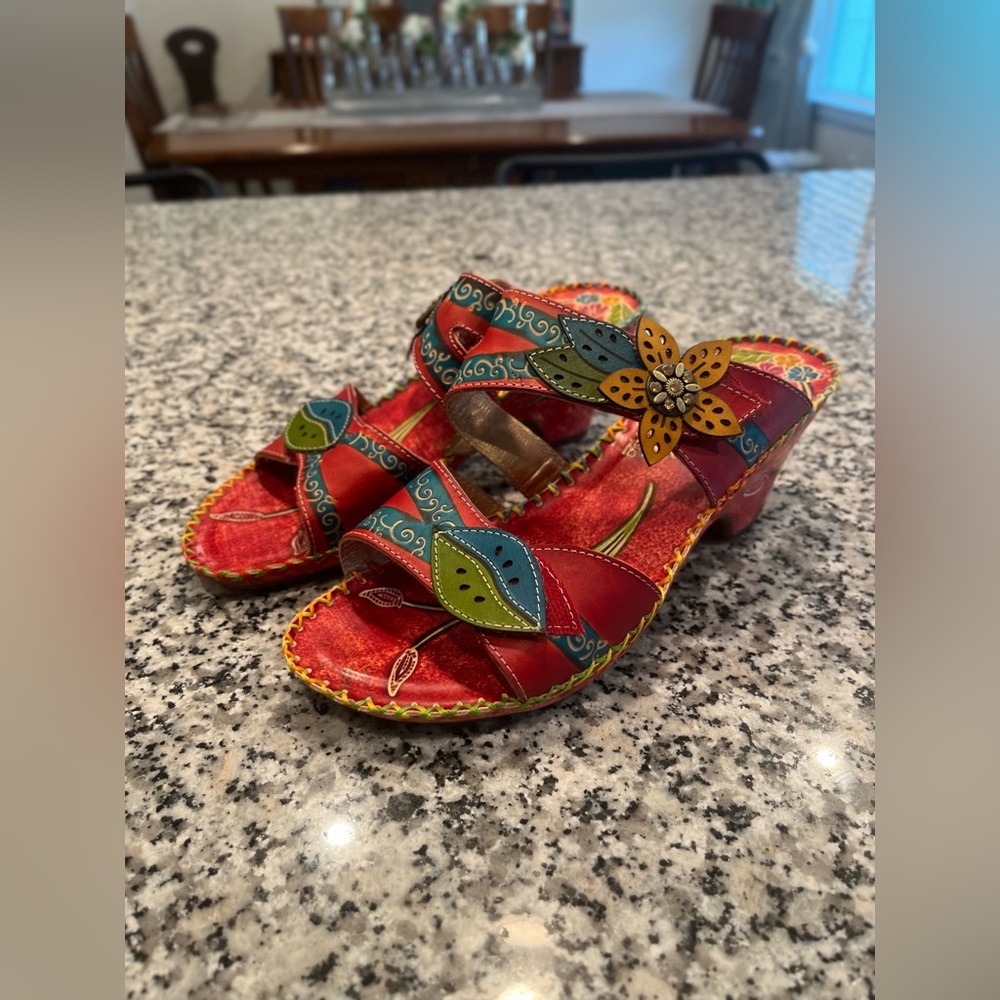 EUC, Elite By Corkys, Floral Healed Sandals, Women’s Size 7, Red Leather Floral